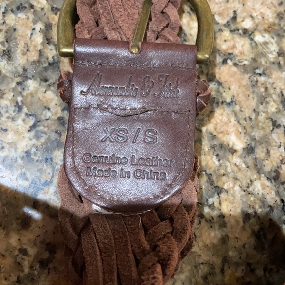 Abercrombie and Fitch M/S Genuine Leather Weave Belt with Brass Buckle - Picture 3 of 3